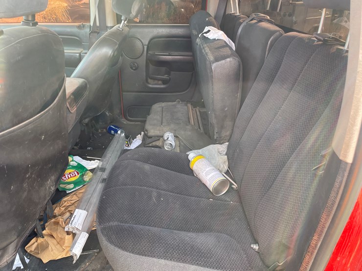 2004-dodge-3500-image-15