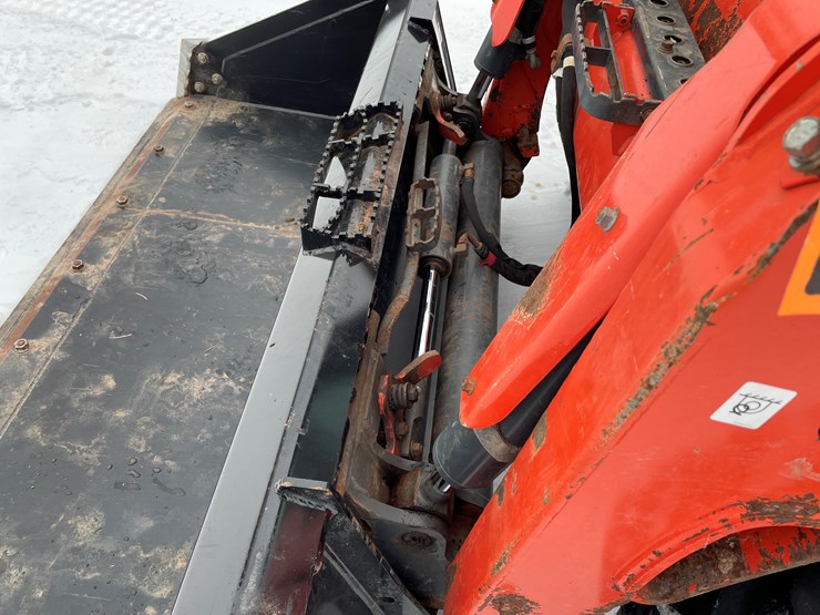 2022-kubota-ssv65-image-9