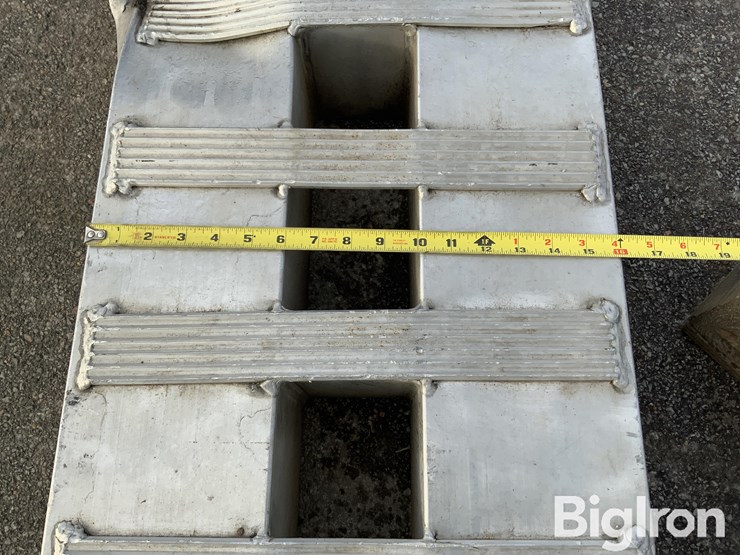 trailer-ramps,-shop-equipment-&-shovels-image-10