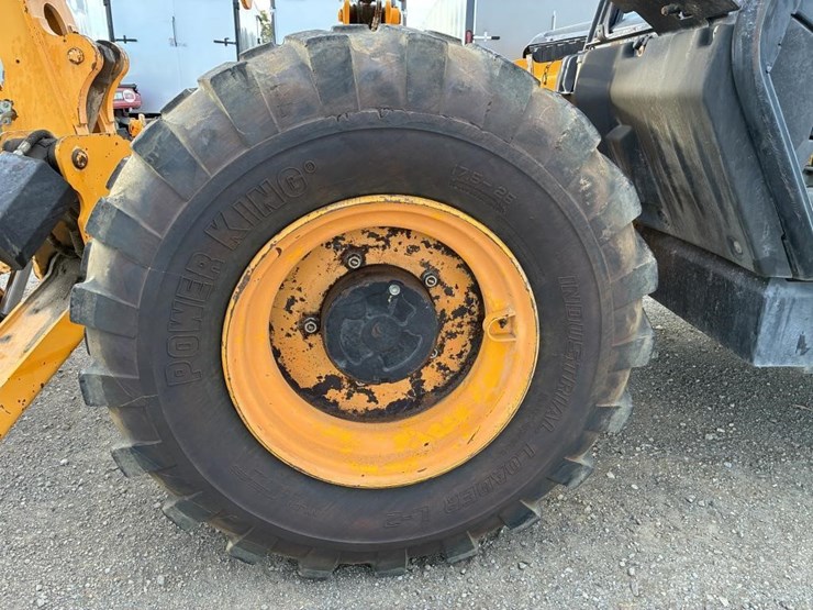 jcb-telescopic-reach-lift-image-9