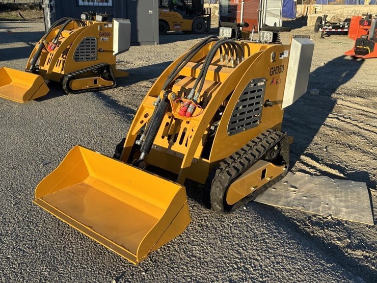 2025-aboss-gh350-skid-steertrack-loader-image-1
