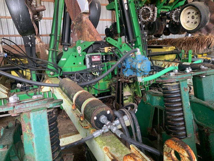 john-deere-1725-image-27