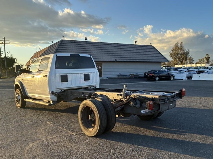 2019-dodge-ram-5500-image-4