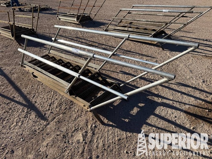 extendable-aluminum-rig-ladder-image-1