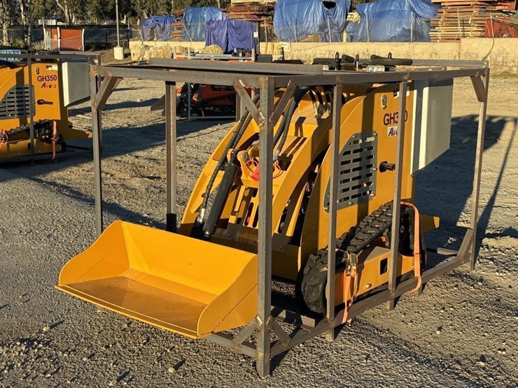 2025-aboss-gh350-skid-steertrack-loader-image-1