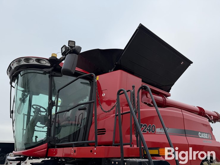 2018-case-ih-7240-image-9