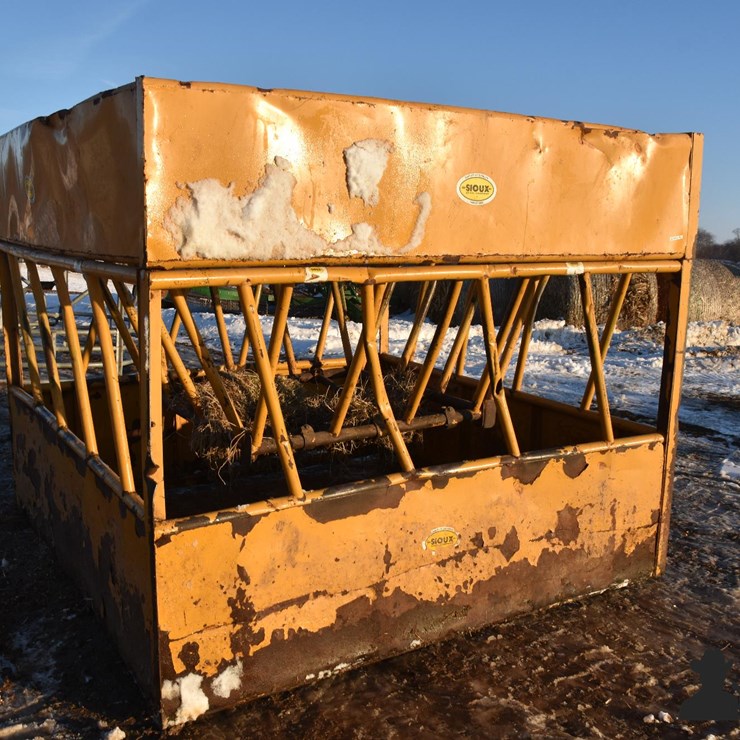 Sioux Square Hay Max Feeder
