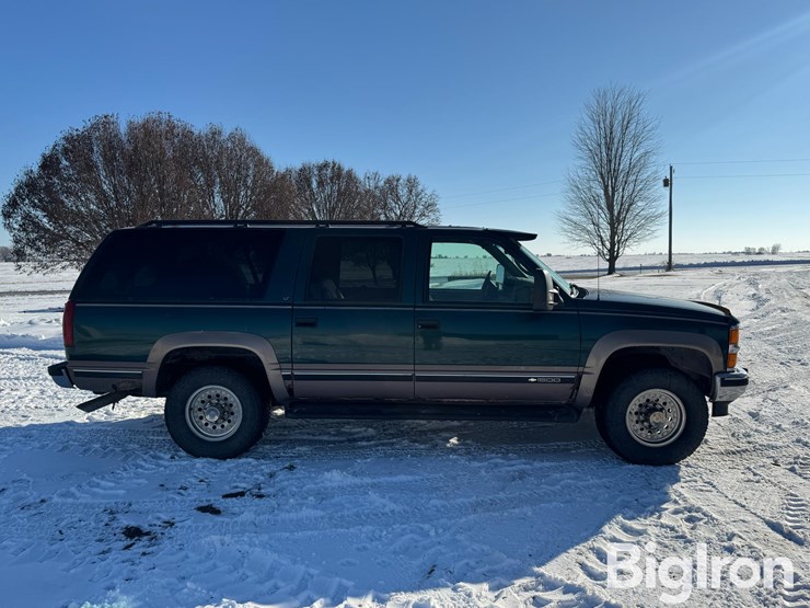 1996-chevrolet-suburban-1500-image-4