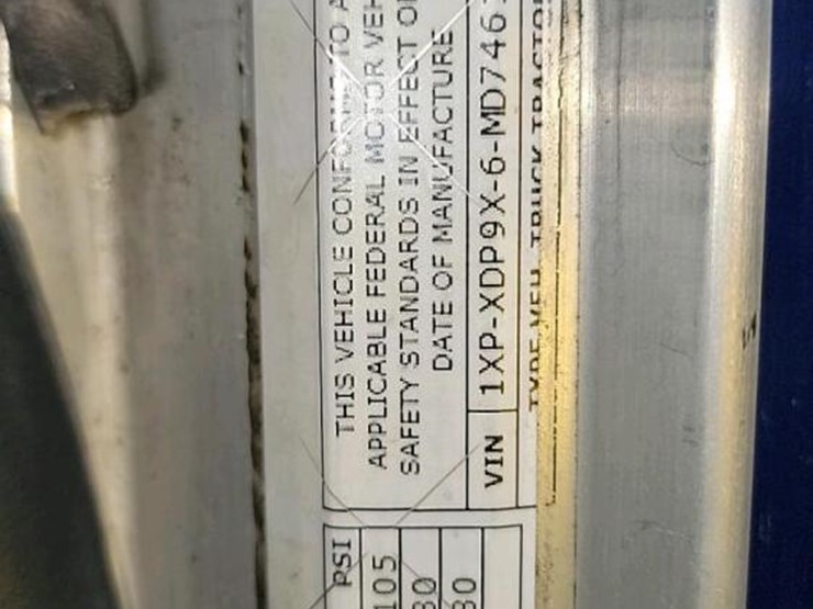 2021-peterbilt-389-image-25