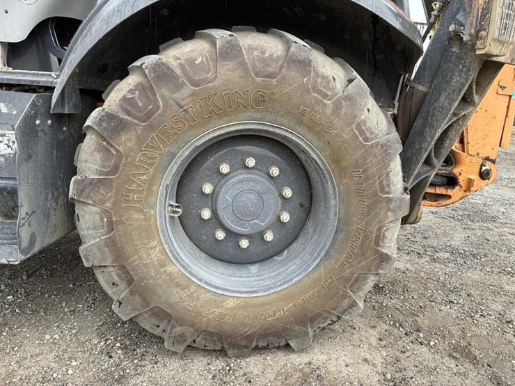 2018-case-580sn-image-9