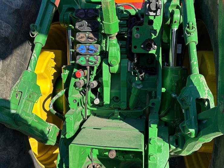 2017-john-deere-8400r-image-10