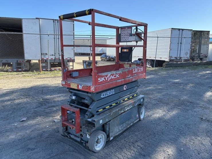 2013-skyjack-sjiii3219-image-3