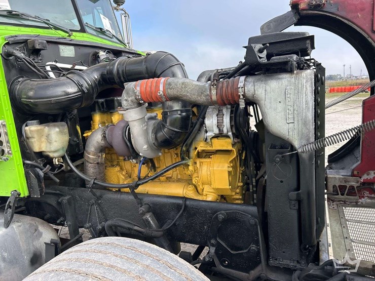 2004-peterbilt-357-image-9