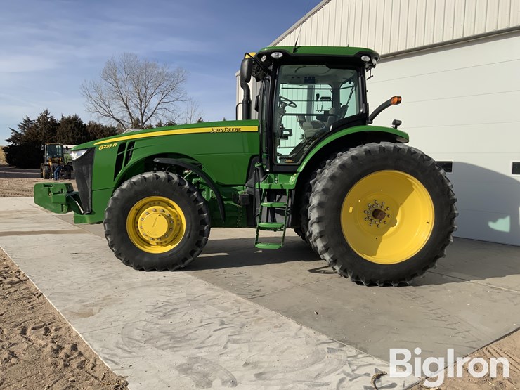 2012-john-deere-8235r-image-8