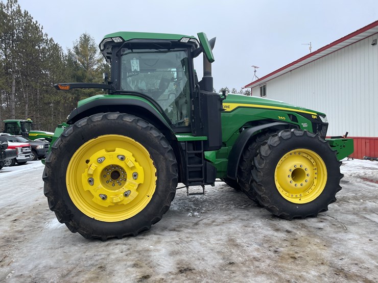 2020-john-deere-8r-340-image-6