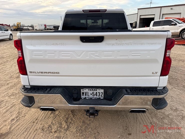 2020-chevrolet-1500-image-10