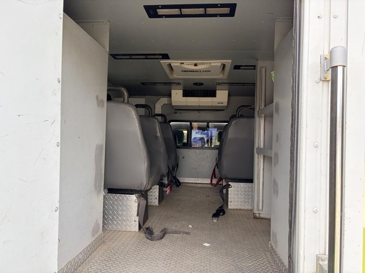 2012-ford-f550-image-6