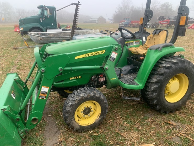 john-deere-3032e-image-1