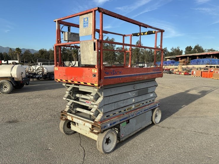 2011-skyjack-sjiii4632-image-1