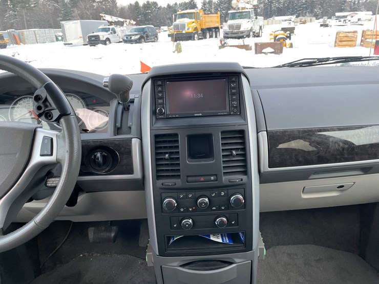 2010-dodge-grand-caravan-image-49