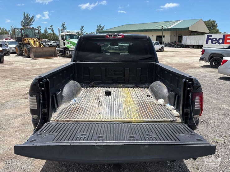 2014-dodge-1500-image-21