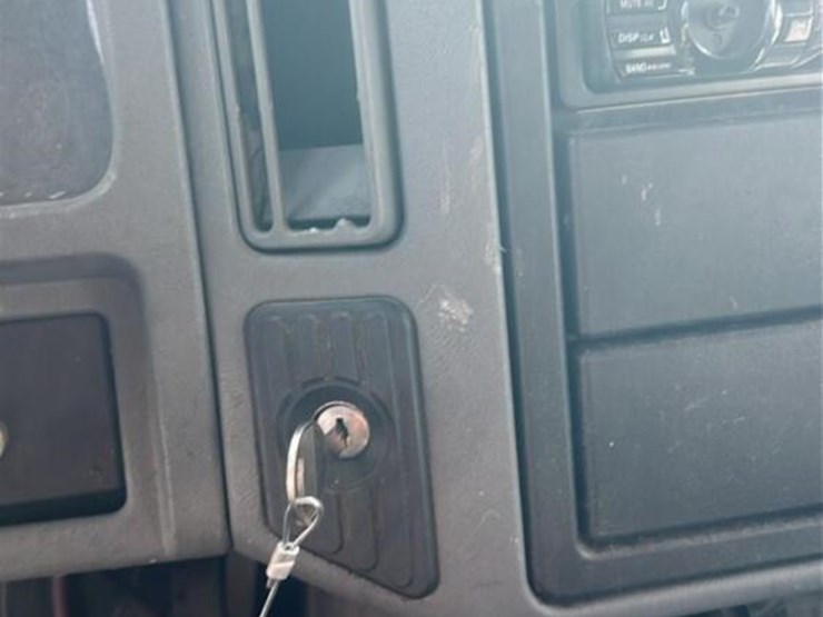 2004-international-durastar-4300-image-24