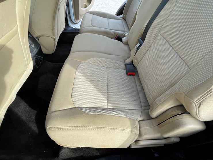 2017-ford-explorer-image-107