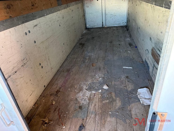 2013-chevrolet-3500-image-22