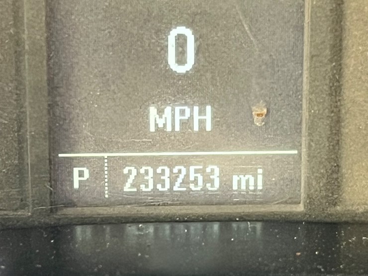 2015-chevrolet-2500-image-9