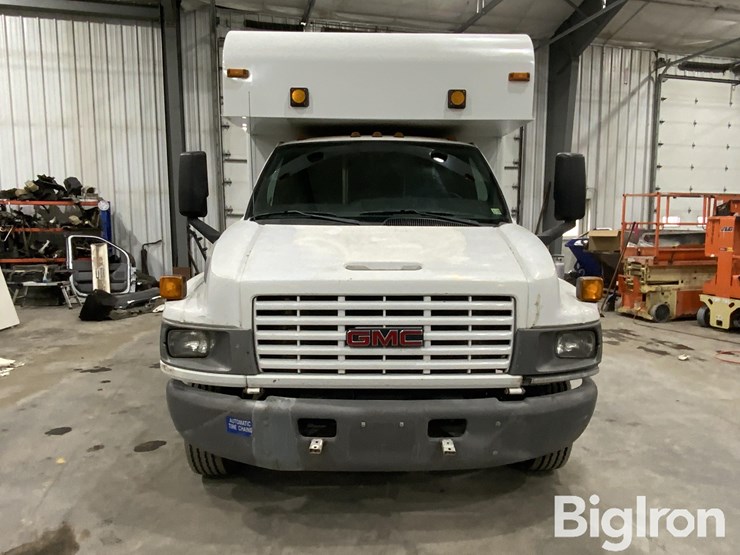 2009-gmc-topkick-image-2