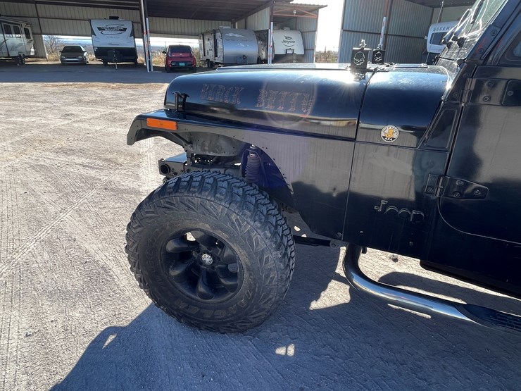 1995-jeep-wrangler-image-35