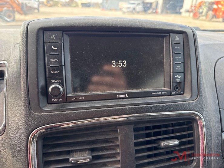 2016-dodge-grand-caravan-image-25