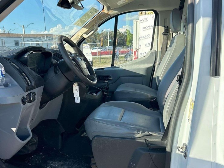 2017-ford-transit-image-12