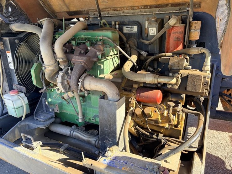 2004-jlg-g9-43a-image-13