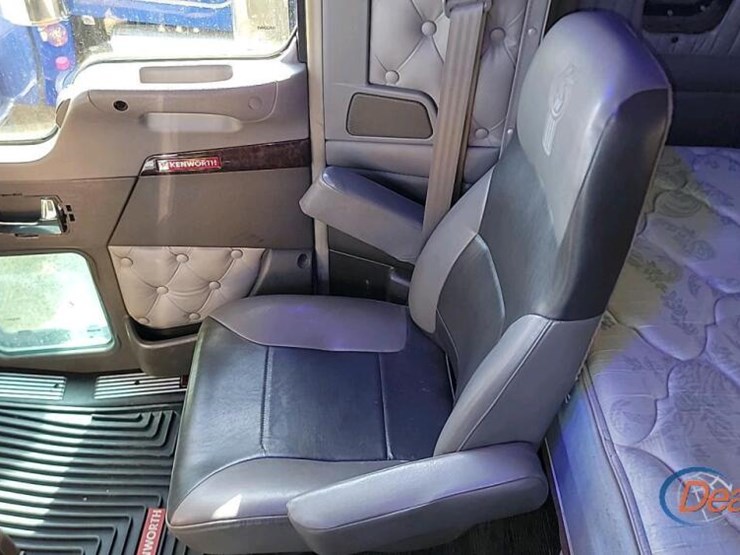 2020-kenworth-w900-image-22