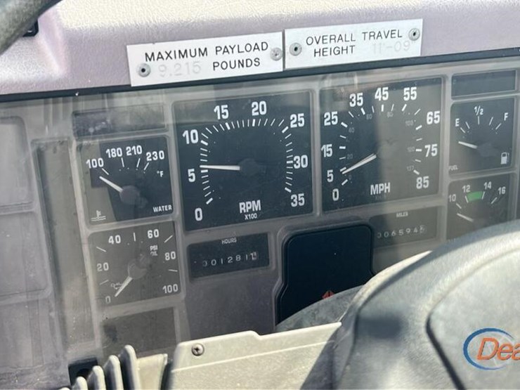 1997-international-4900-image-17