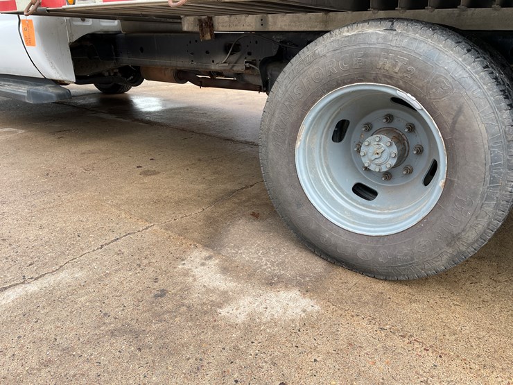 #330-•-2012-f350-super-duty-cab-and-chassis-pickup-(has-wi-title)(custer,-wi)-image-8