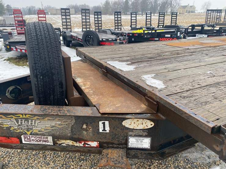 #362-•-2004-h-&-h-tandem-axle-equipment-trailer-(has-wi-title)-(helenville,-wi)-image-11