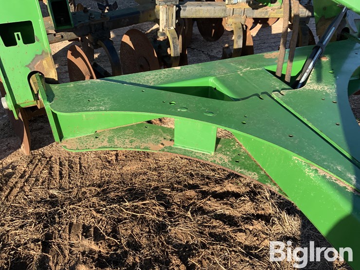 2014-john-deere-2700-image-16