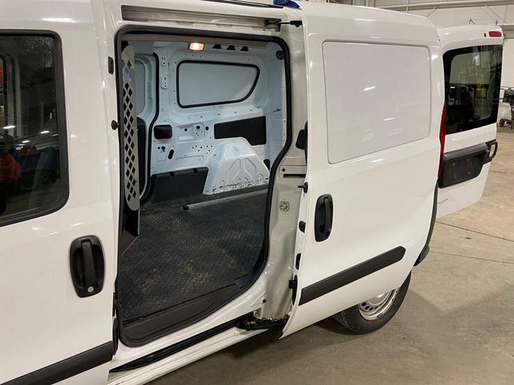 #318-•-2015-dodge-promaster-city-service-van-(has-wi-title)-(wausau,-wi)-image-30