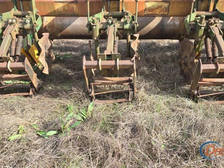 kmc-strip-till-w/-cover-crop-roller-image-5