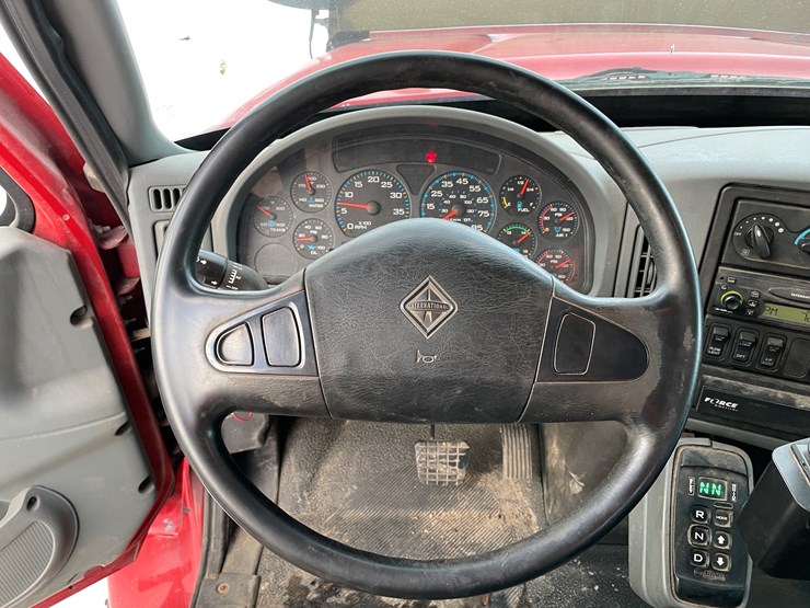 2007-international-7400-image-48