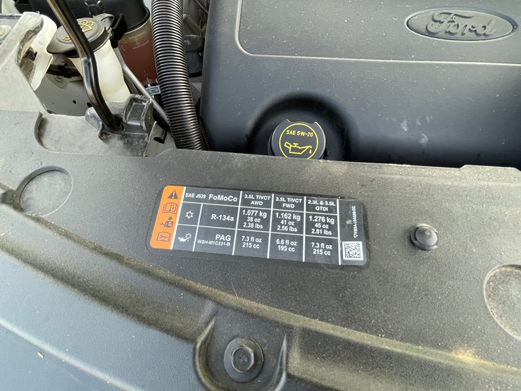 2017-ford-explorer-image-140