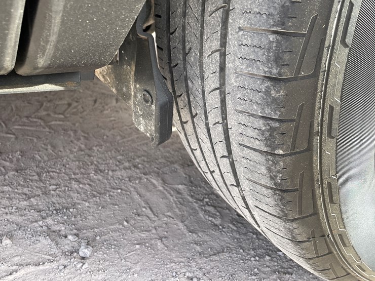 2017-ford-explorer-image-10