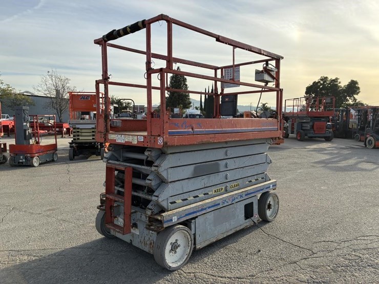 2011-skyjack-sjiii4632-image-3