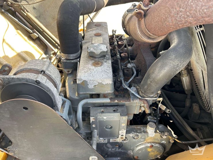 2004-deere-324h-image-7