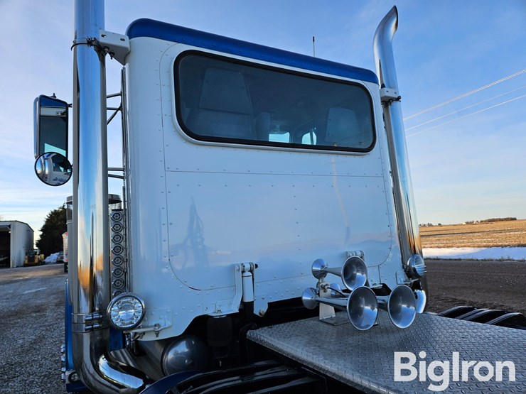 1999-peterbilt-379-image-16