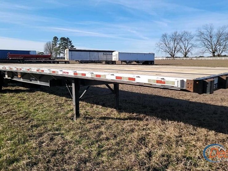 2016-great-dane-flatbed-image-1