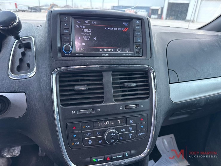 2019-dodge-grand-caravan-image-23