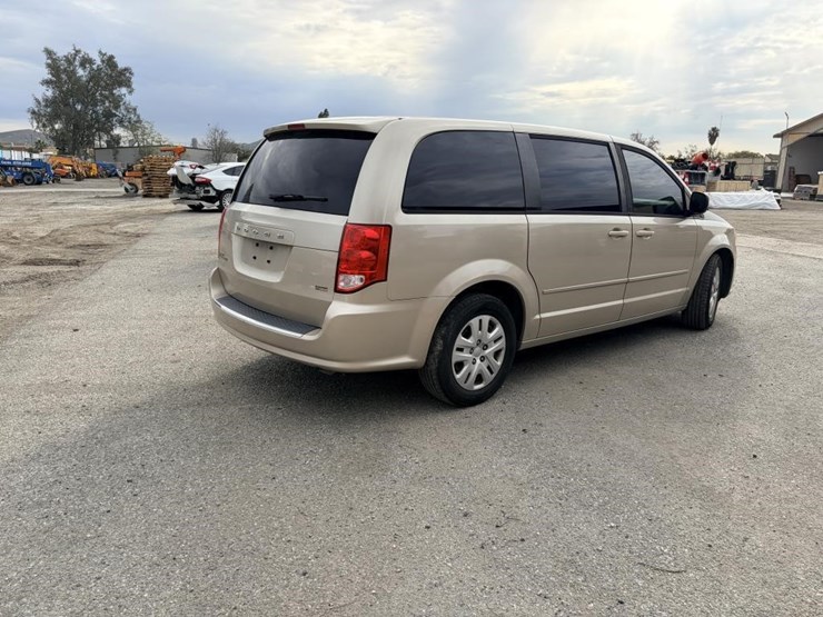 2016-dodge-grand-caravan-image-3